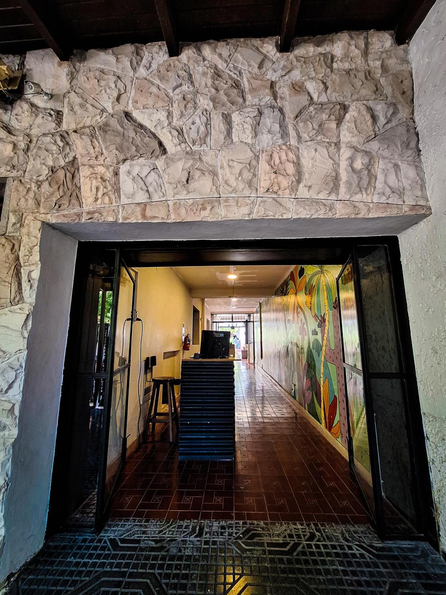 Fuxia House Hostel Mendoza Exteriör bild